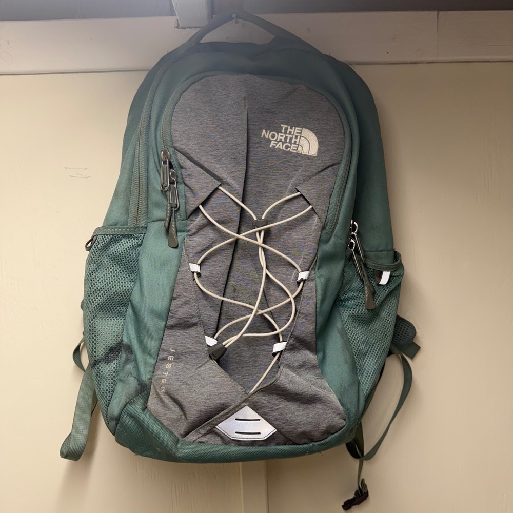 The North Face Jester Backpack Teal Grey FlexVent Laptop Sleeve Hiking School